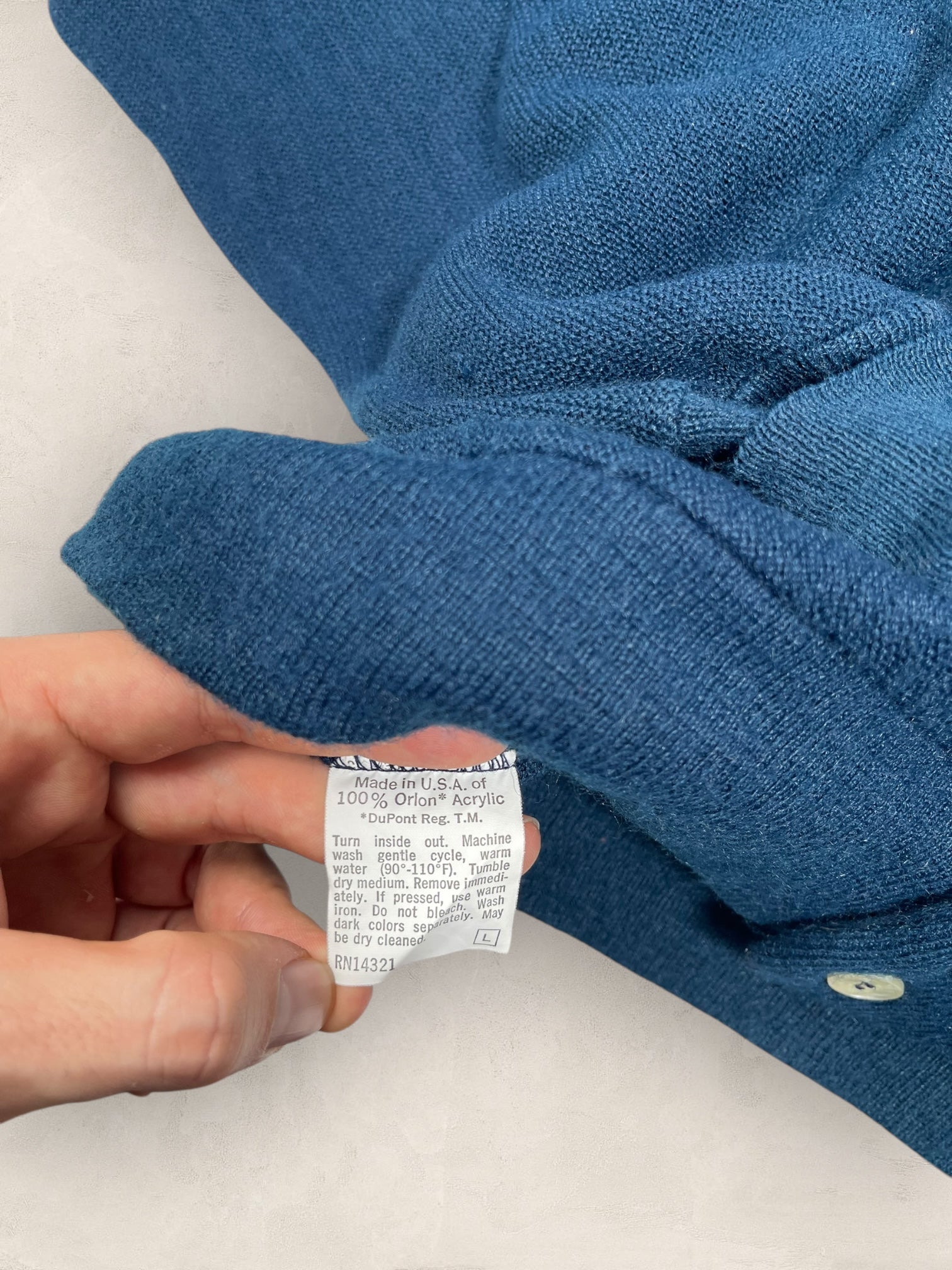 Cardigan Christian Dior Ref: 2539 - BLEU MARINE - L - amifrip - Friperie en ligne et vêtements vintage