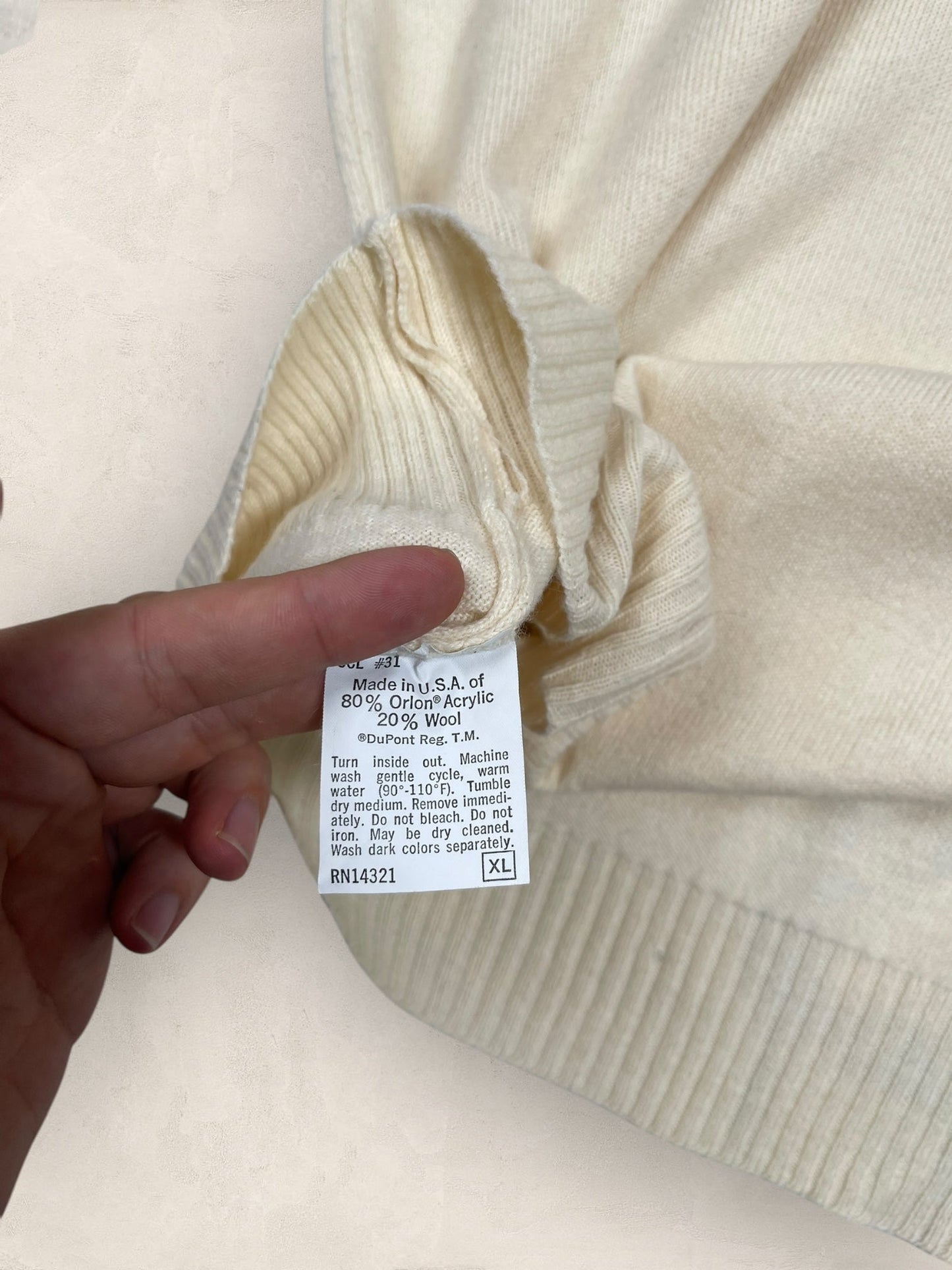 Pull Christian Dior Ref: 2528 - JAUNE - XL - amifrip - Friperie en ligne et vêtements vintage