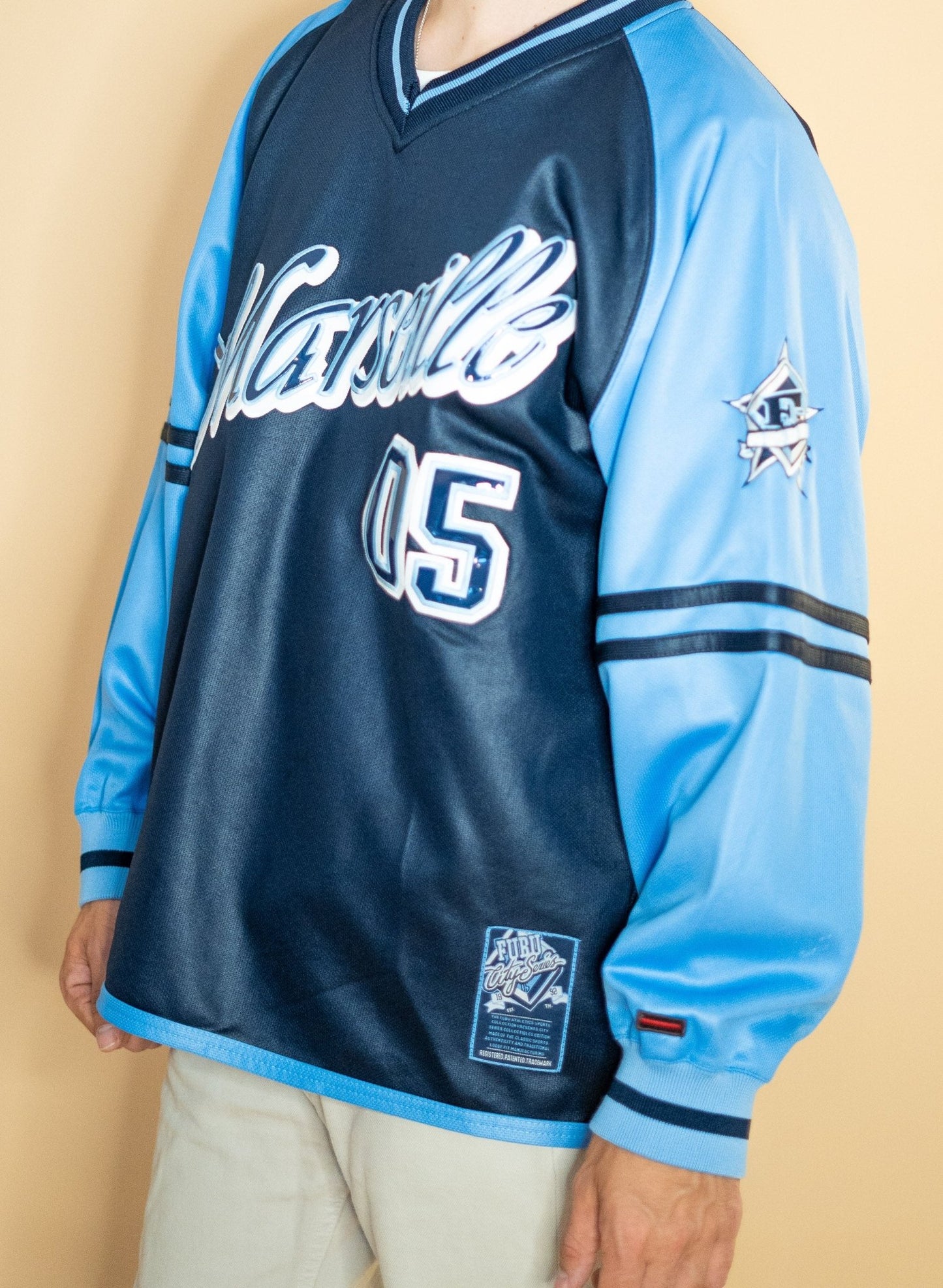 Sweat Fubu "Marseille" Vintage 1189 - S - BLEU - amifrip - Friperie en ligne et vêtements vintage