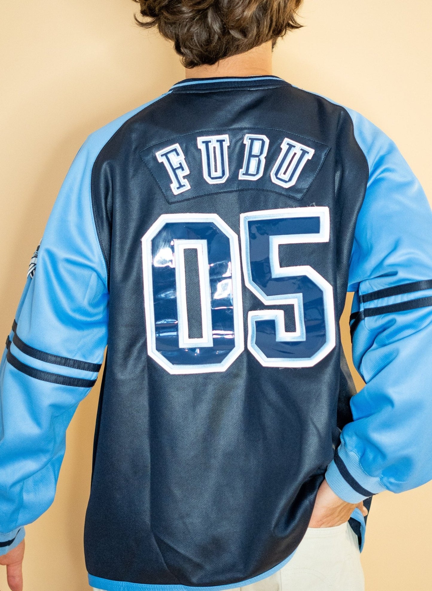 Sweat Fubu "Marseille" Vintage 1189 - S - BLEU - amifrip - Friperie en ligne et vêtements vintage