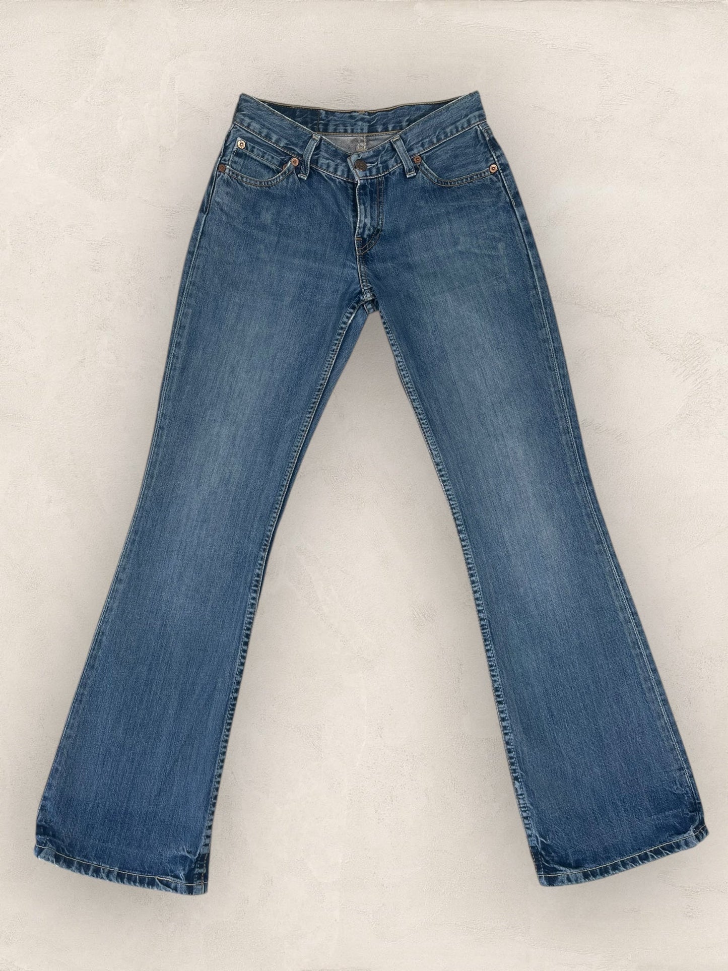 Jean Levi’s Bleu W25 Femme Ref: 2747 - Bleu - W25 - amifrip - Friperie en ligne et vêtements vintage