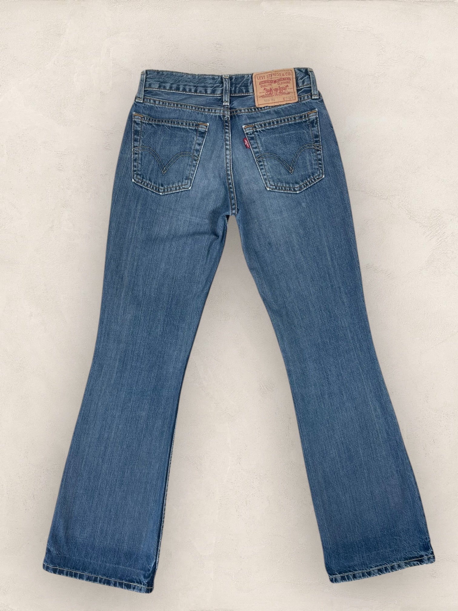 Jean Levi’s Bleu W25 Femme Ref: 2747 - Bleu - W25 - amifrip - Friperie en ligne et vêtements vintage