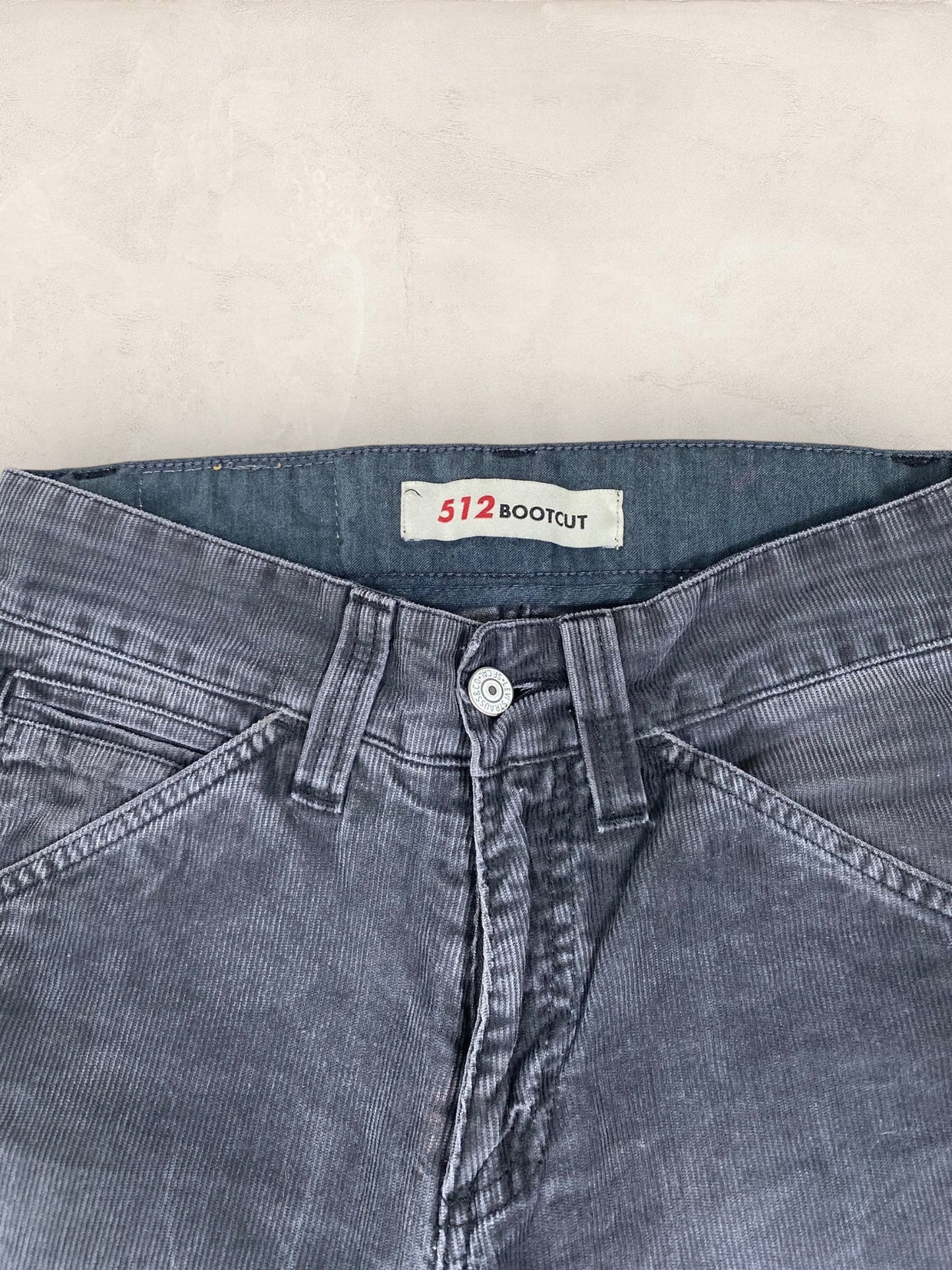 Jean Levi’s Corduroy Noir W28 Homme Ref: 2752 - Noir - W28 - amifrip - Friperie en ligne et vêtements vintage