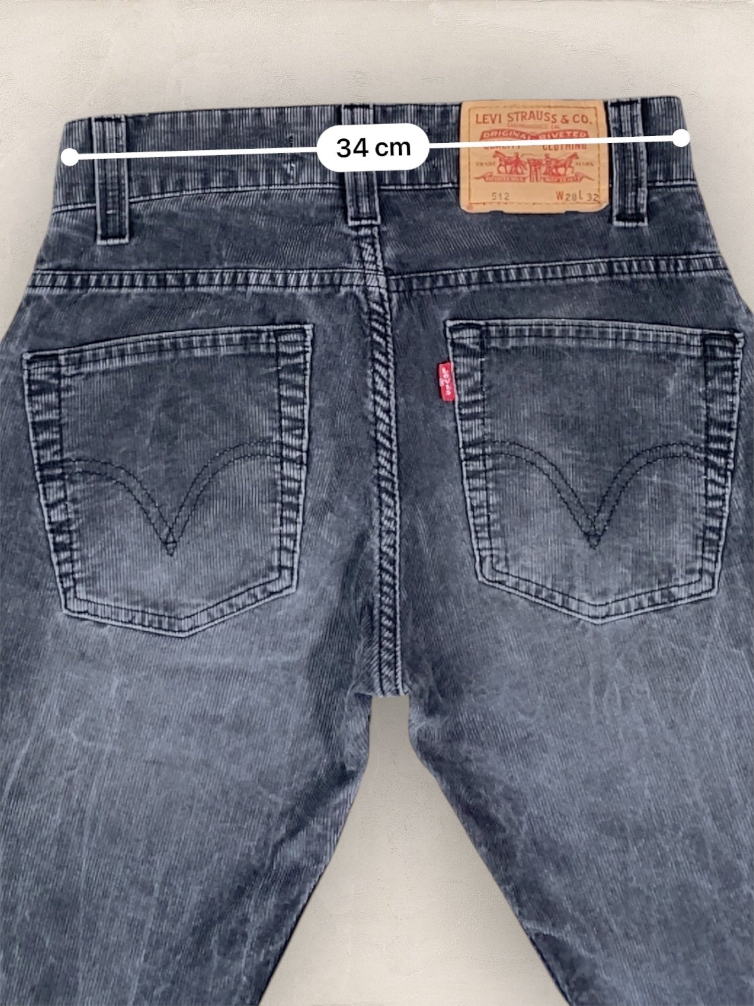Jean Levi’s Corduroy Noir W28 Homme Ref: 2752 - Noir - W28 - amifrip - Friperie en ligne et vêtements vintage