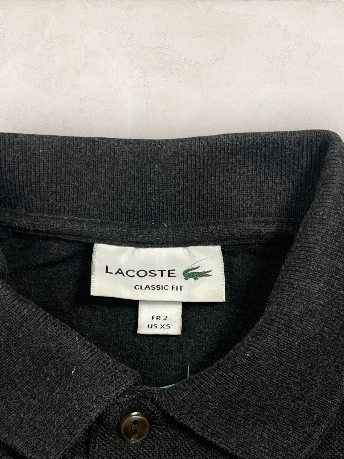 Polo Lacoste Gris XS Femme Ref: 1127 - Gris - XS - amifrip - Friperie en ligne et vêtements vintage