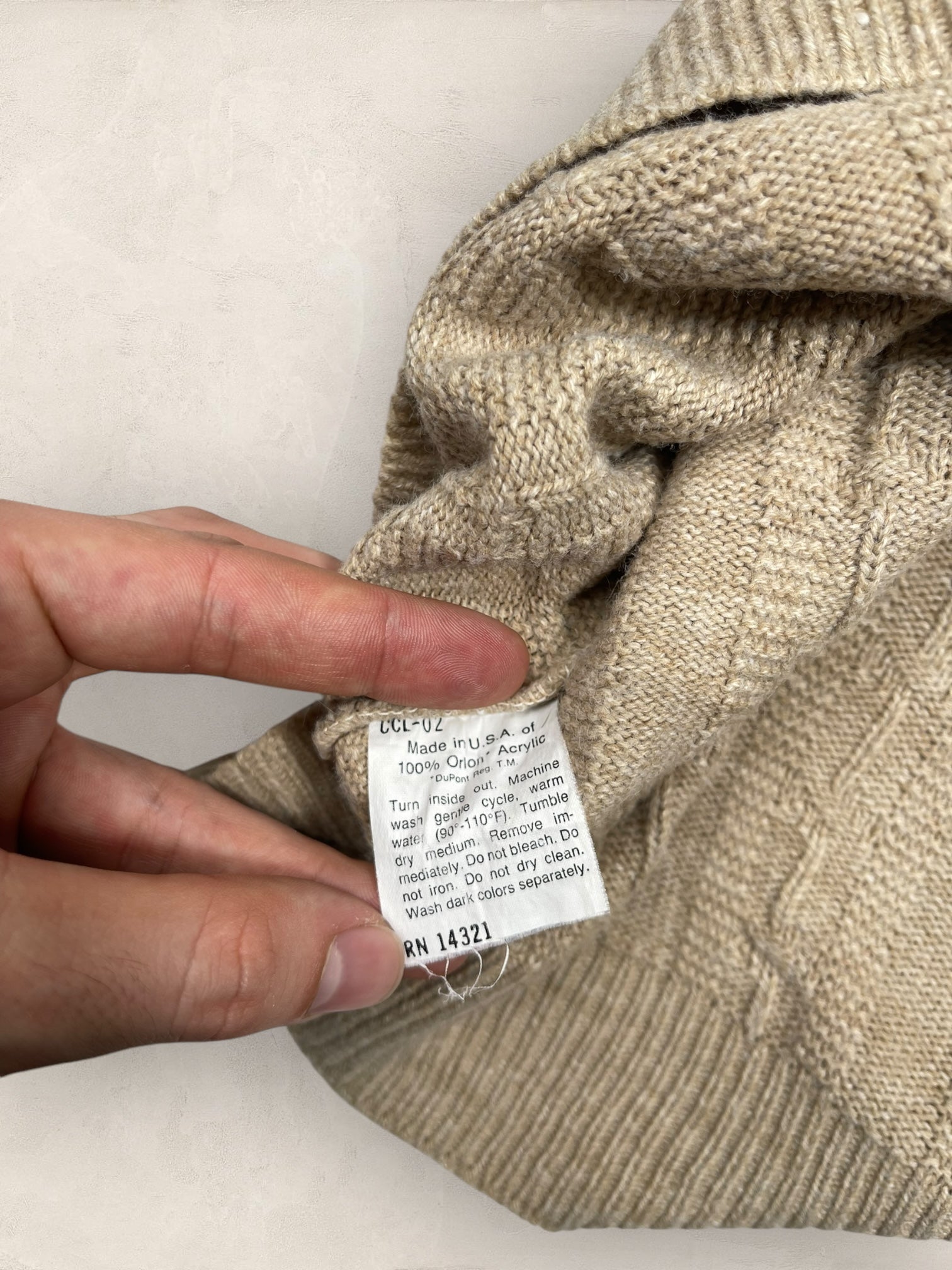 Pull Christian Dior Ref: 2552 - BEIGE - L - amifrip - Friperie en ligne et vêtements vintage