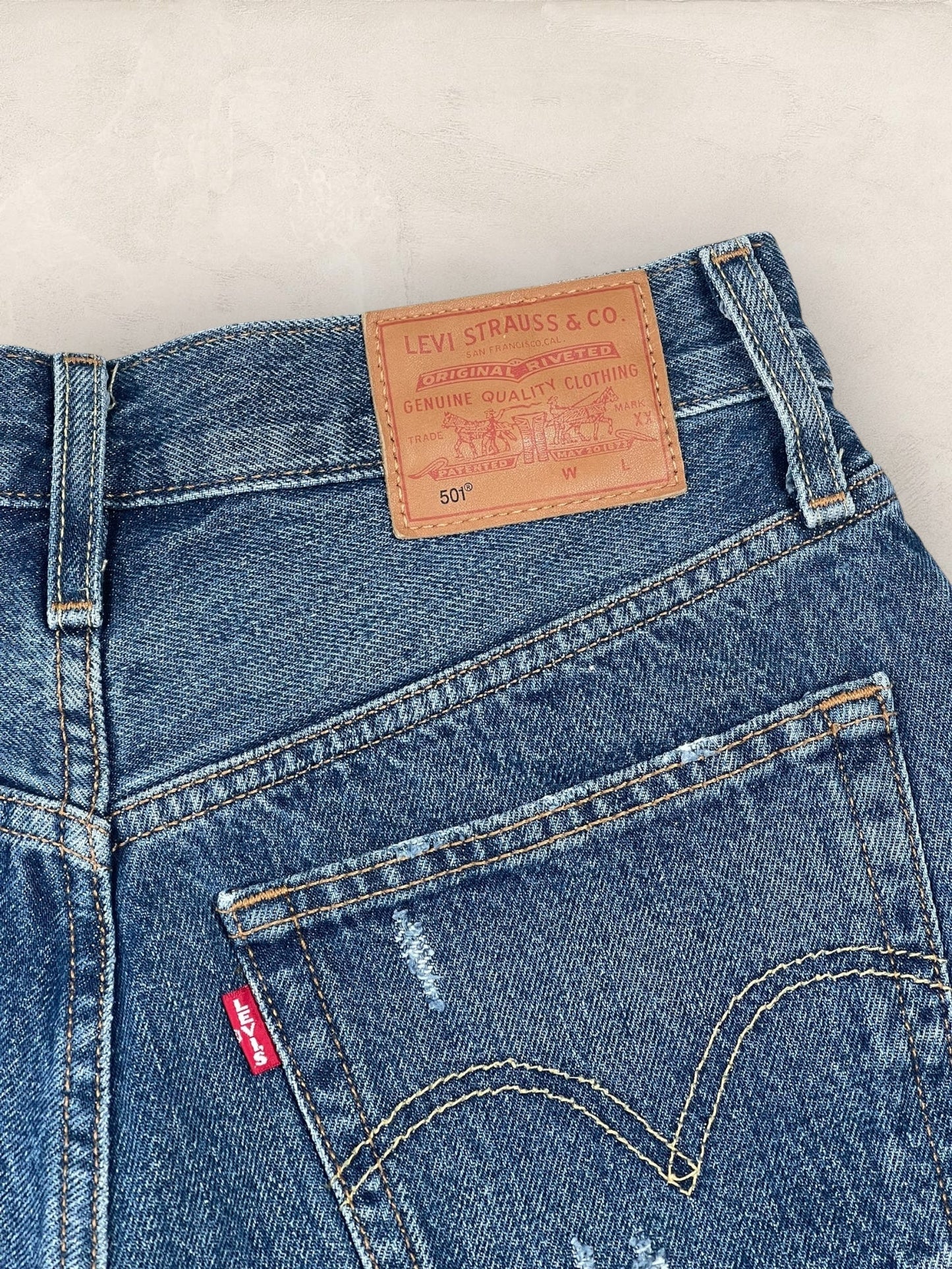Short Levi’s Bleu W25 Femme Ref: 2749 - Bleu - W25 - amifrip - Friperie en ligne et vêtements vintage