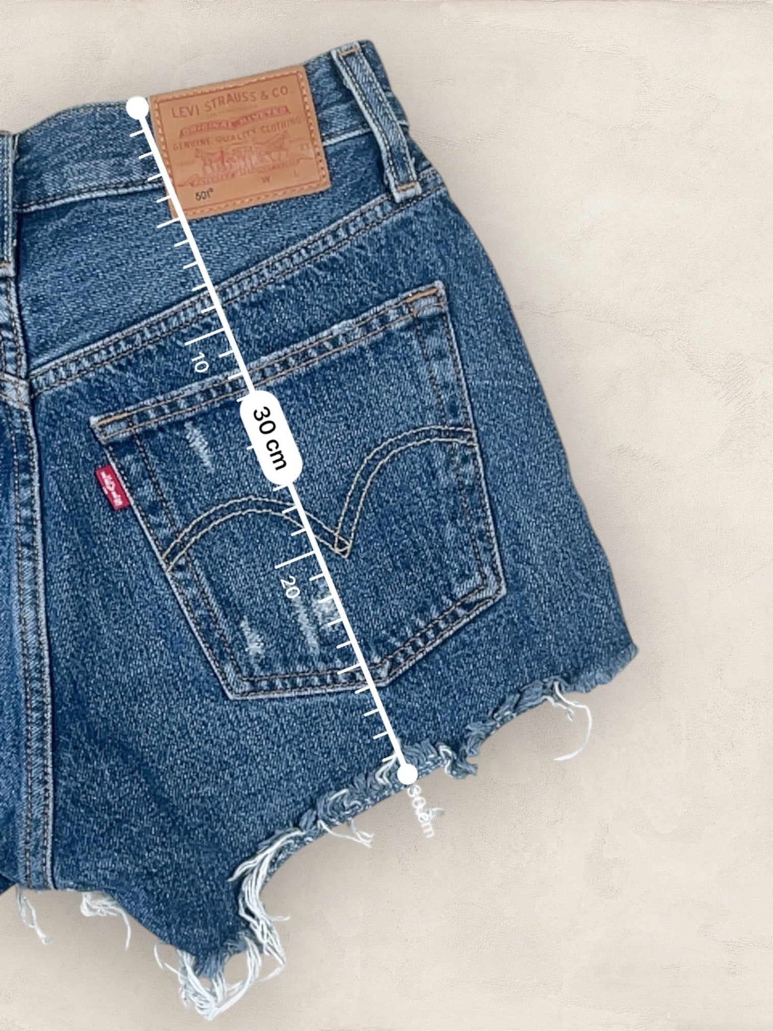 Short Levi’s Bleu W25 Femme Ref: 2749 - Bleu - W25 - amifrip - Friperie en ligne et vêtements vintage