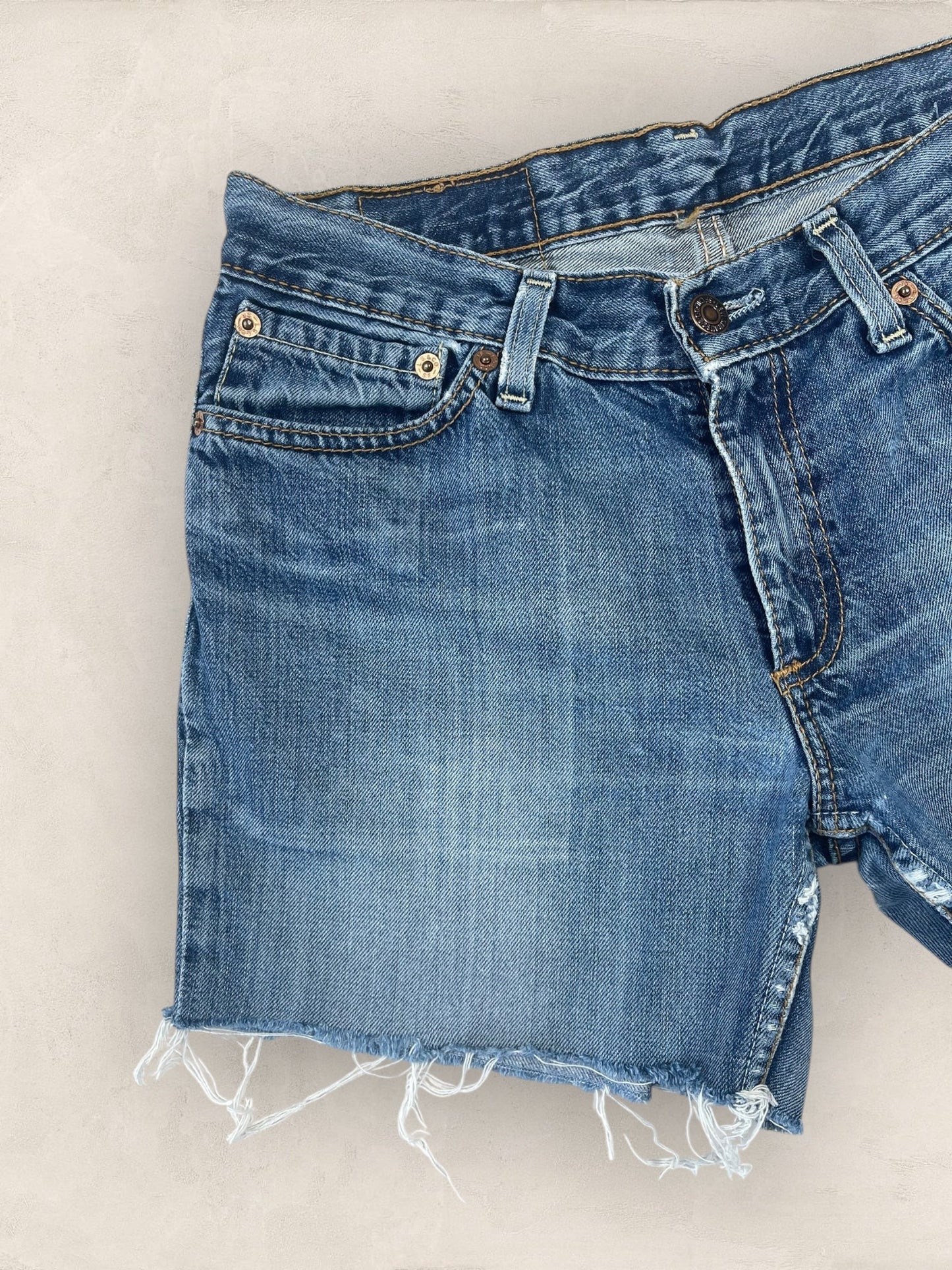Short Levi’s Bleu W29 Femme Ref: 2746 - Bleu - W29 - amifrip - Friperie en ligne et vêtements vintage