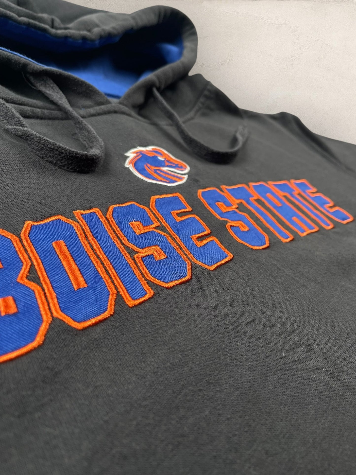 Sweat a capuche « Boise State » Sport - Team #2257 - GRIS - M - amifrip - Friperie en ligne et vêtements vintage