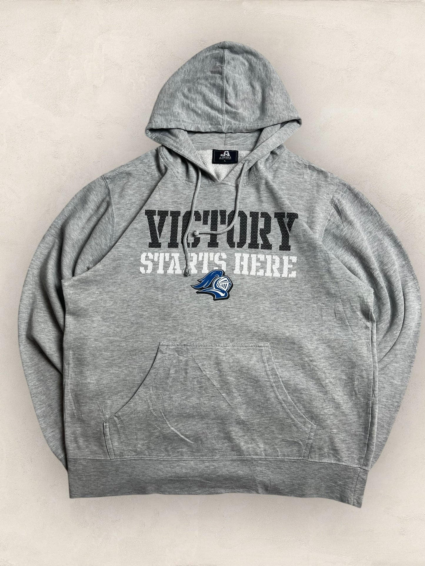 Sweat à capuche « Victory Starts Here » Sport - Team Ref: 2239 - GRIS - L - amifrip - Friperie en ligne et vêtements vintage