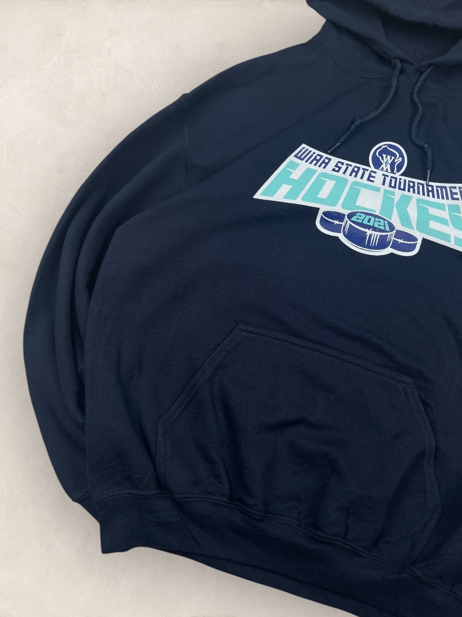 Sweat à capuche « WAA STATE TOURNAMENT HOCKEY » Sport - Team Ref: 2279 - BLEU MARINE - M - amifrip - Friperie en ligne et vêtements vintage