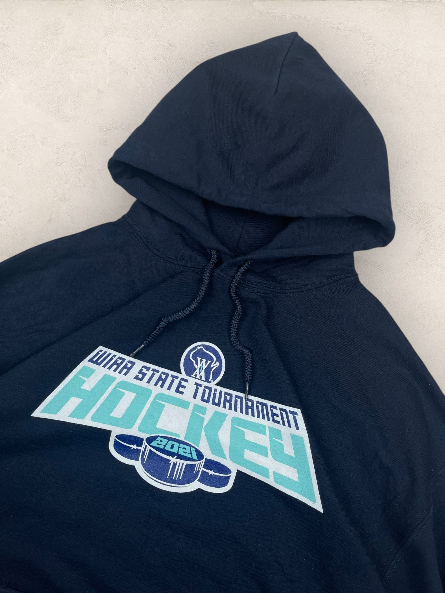 Sweat à capuche « WAA STATE TOURNAMENT HOCKEY » Sport - Team Ref: 2279 - BLEU MARINE - M - amifrip - Friperie en ligne et vêtements vintage