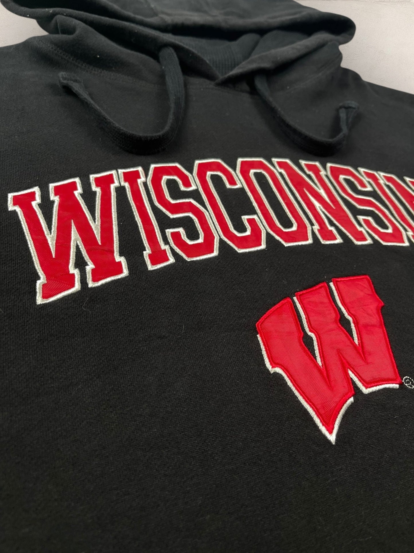 Sweat à capuche « Wisconsin » Sport - Team 2270 - NOIR - XL - amifrip - Friperie en ligne et vêtements vintage